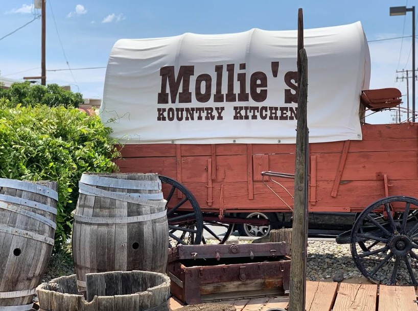 Mollie's Kountry Kitchen in Apple Valley CA