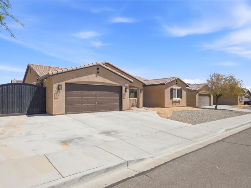 Turnkey five-bedroom home at 913 Condor in Barstow, California
