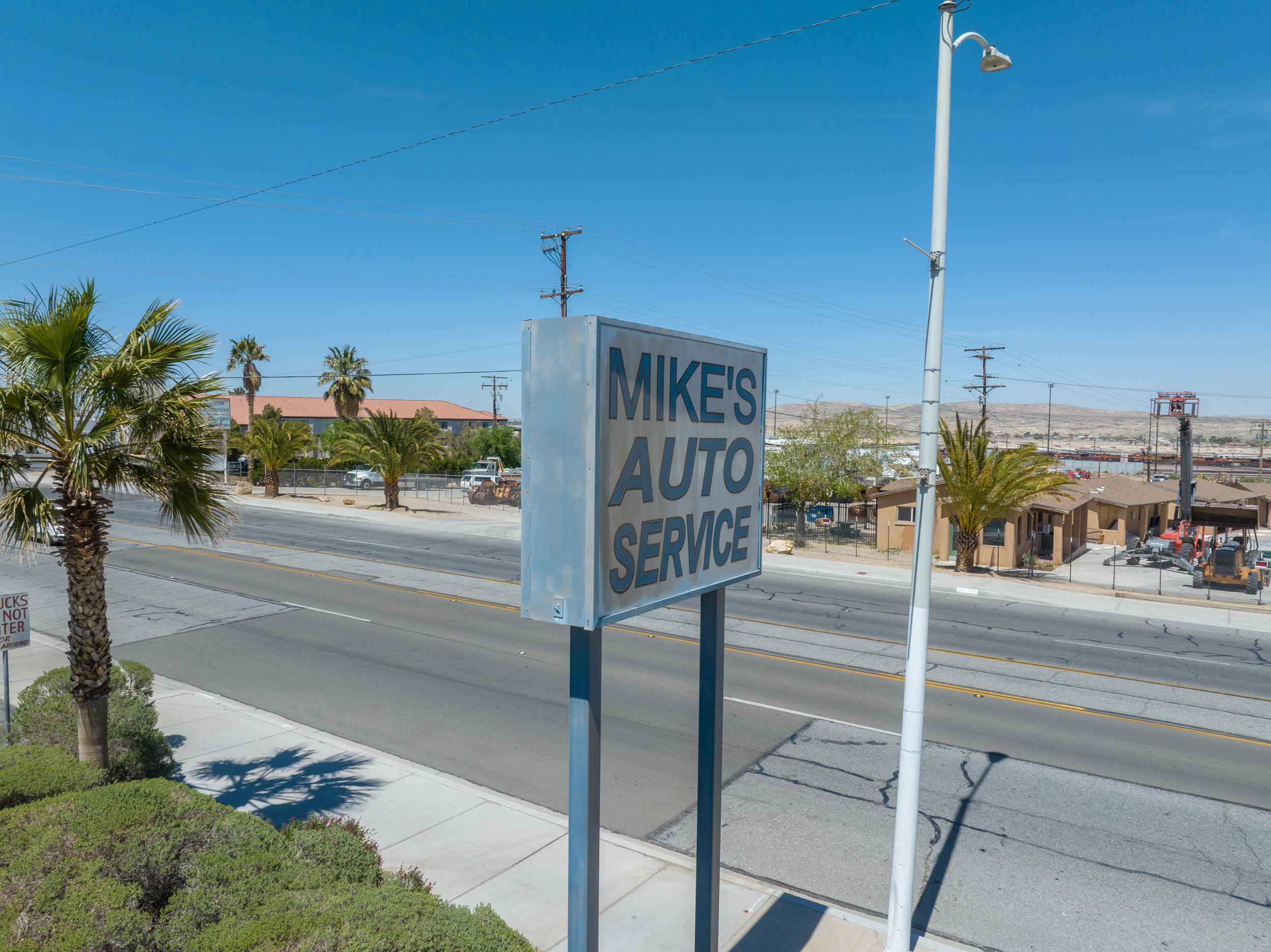 Route 66 West Main Street frontage near auto repair property in Barstow California
